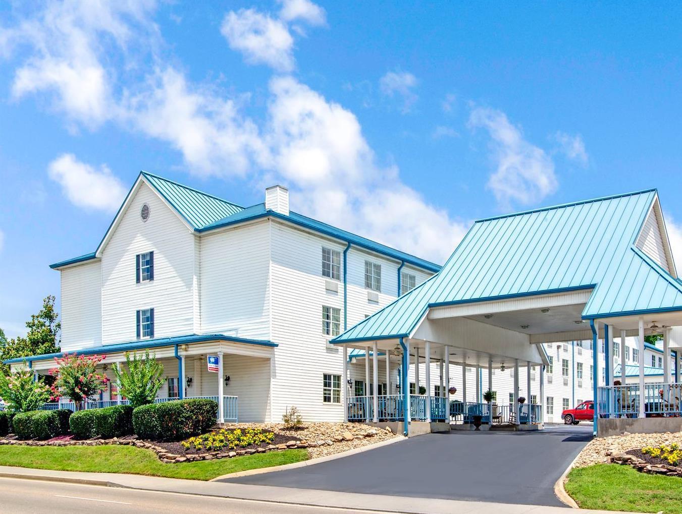 Отель Ramada By Wyndham Pigeon Forge North Экстерьер фото