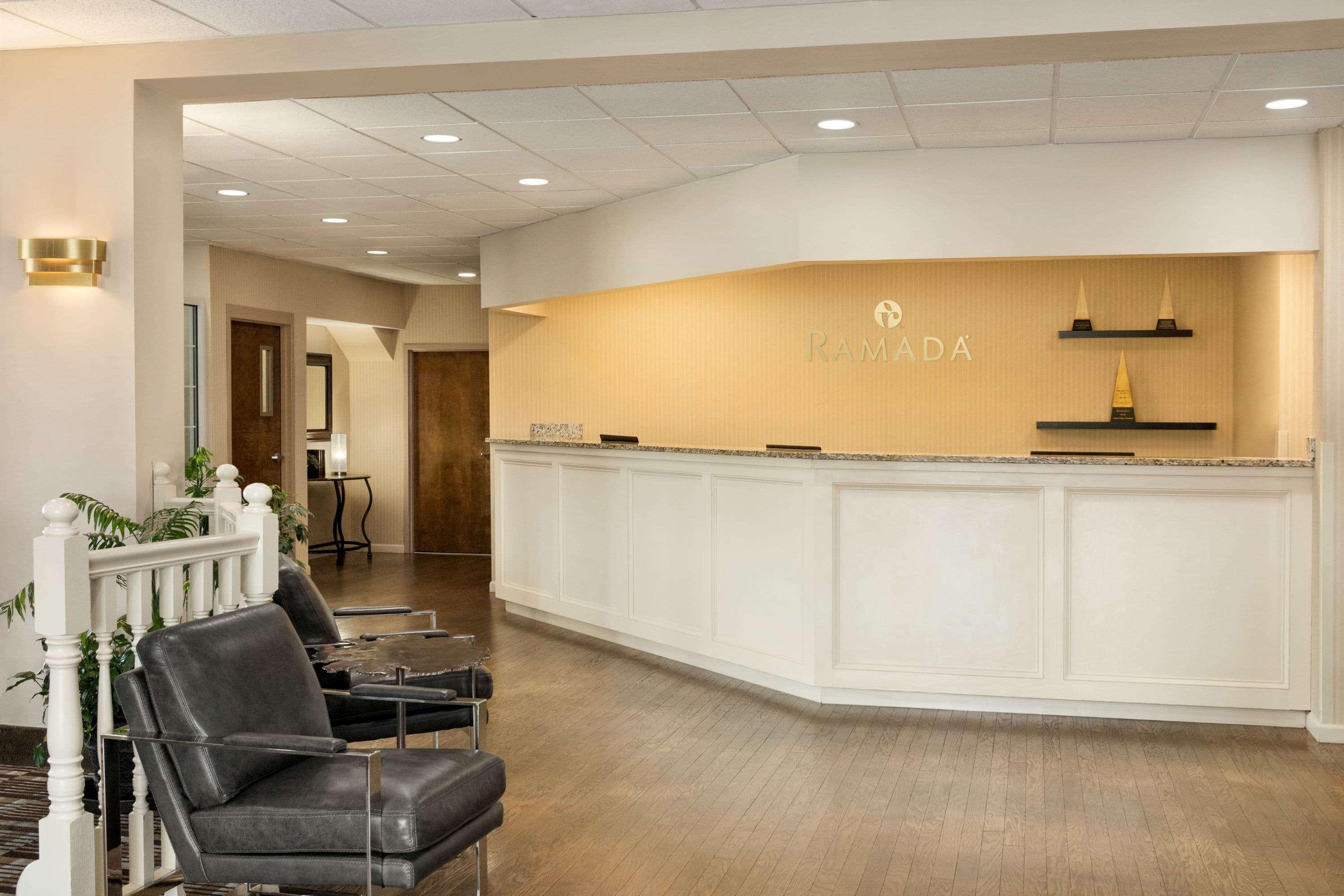 Отель Ramada By Wyndham Pigeon Forge North Экстерьер фото