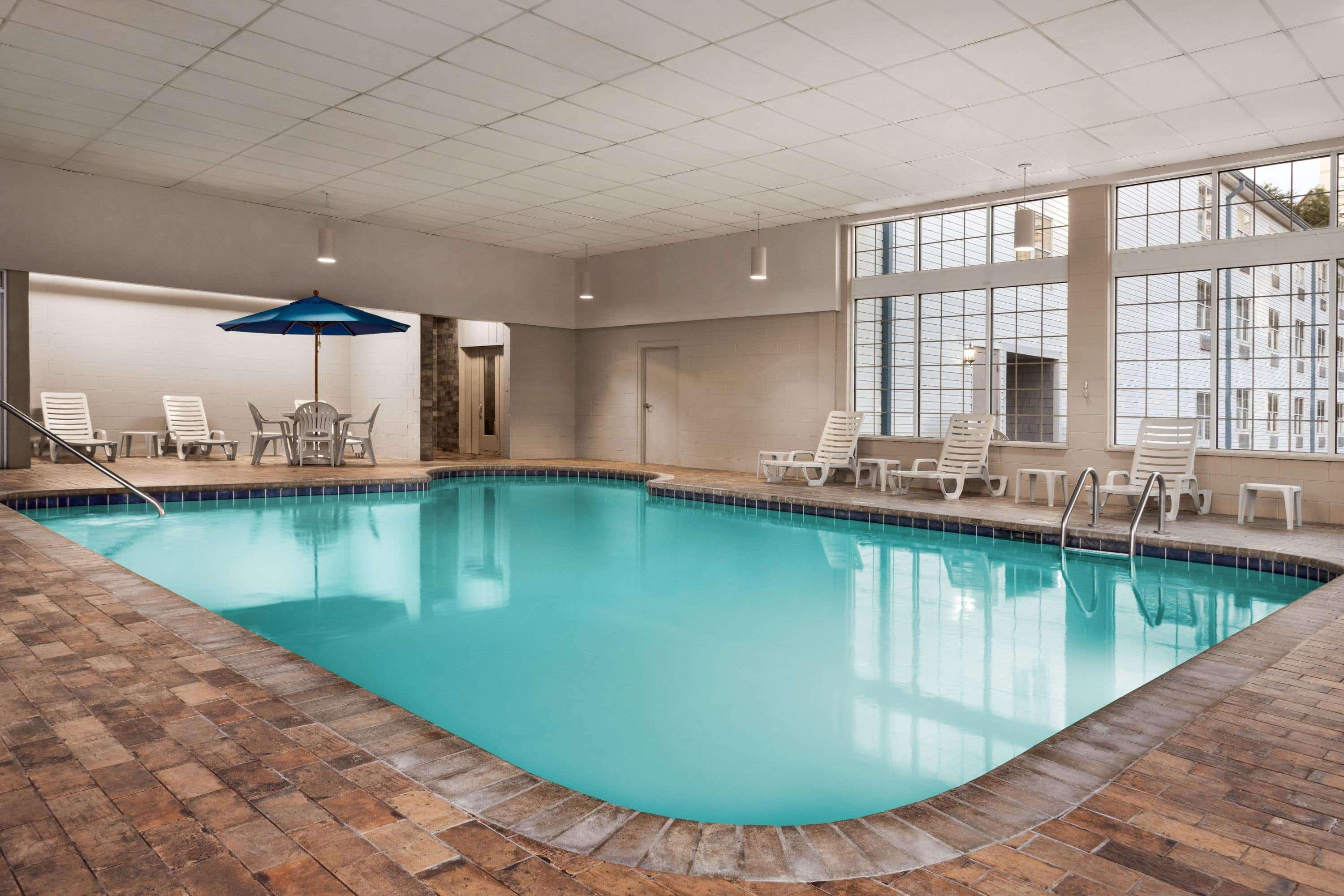 Отель Ramada By Wyndham Pigeon Forge North Экстерьер фото