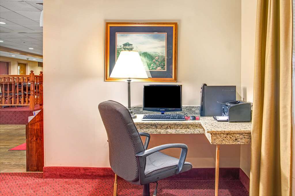 Отель Ramada By Wyndham Pigeon Forge North Удобства фото